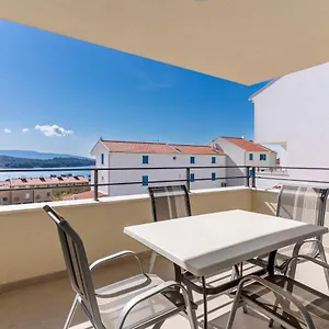 Apartment Blue Pearl, Cres
