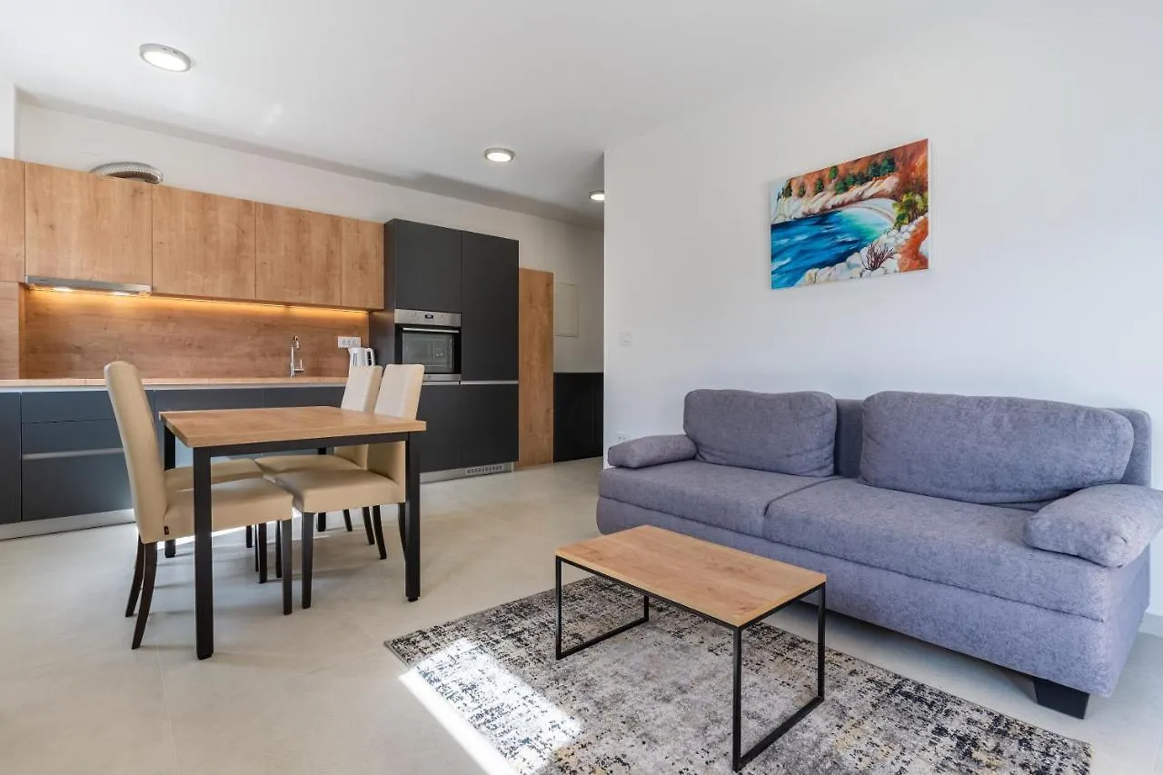 Blue Sorbeto Apartment Cres 0*,
